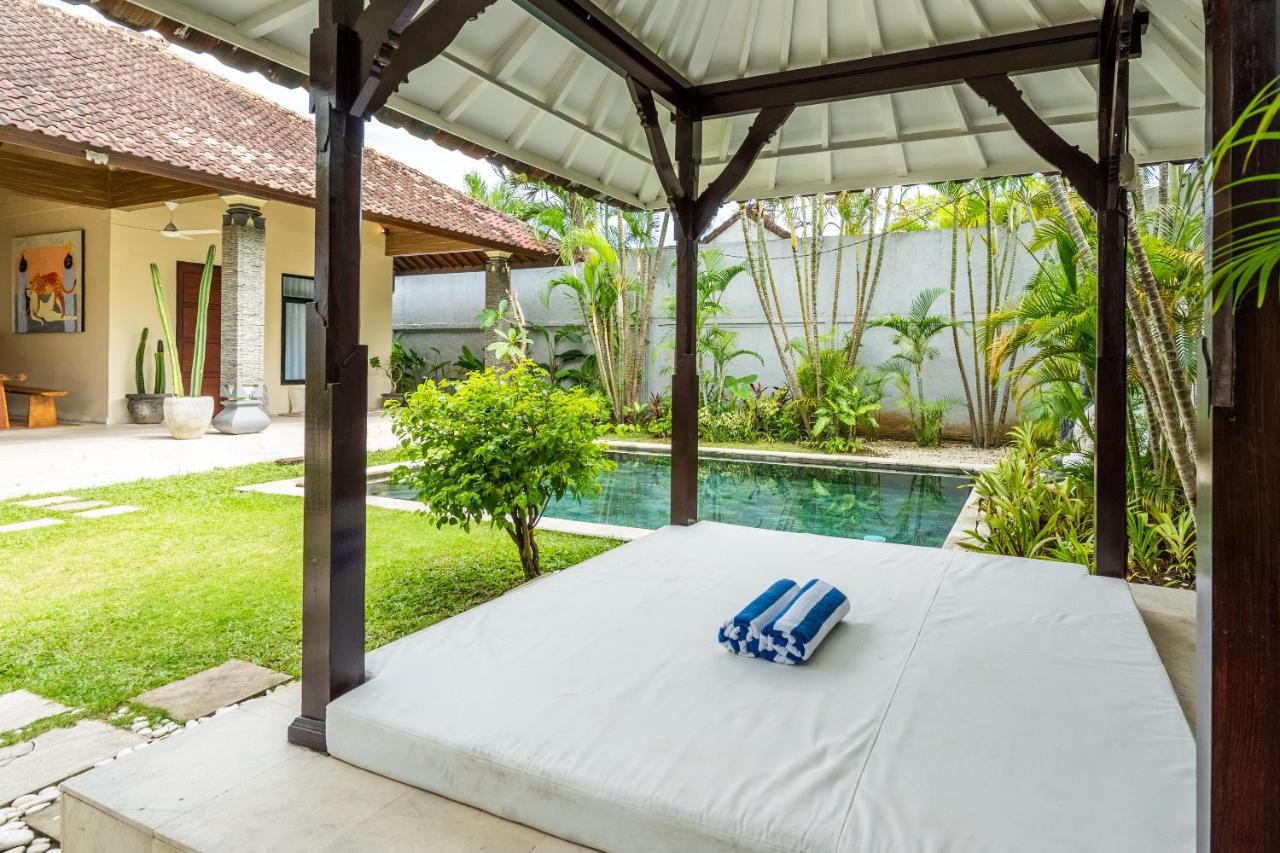 Villa Damai Oasis In The Heart Of Seminyak Exterior photo